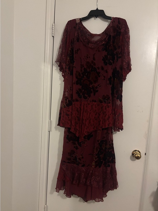 Spencer Alexis Dresses & Skirts - Burgundy Floral Lace Tunic Top and Skirt